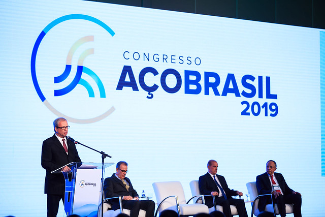Ministros acenam com novas oportunidades de negócio para a indústria brasileira do aço