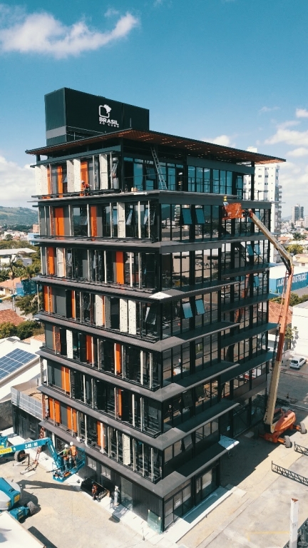 Brasil ao Cubo ergue 1º prédio multipavimento modular off-site da América Latina