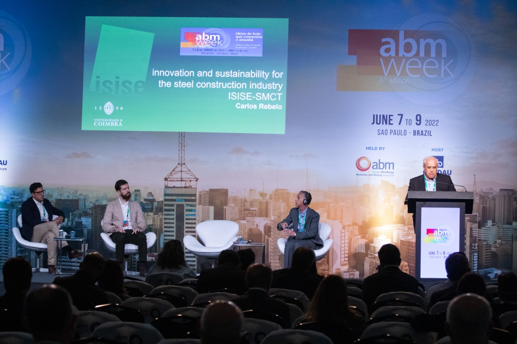Academia and industry leaders discuss the steel construction scenario in Brazil and worldwide